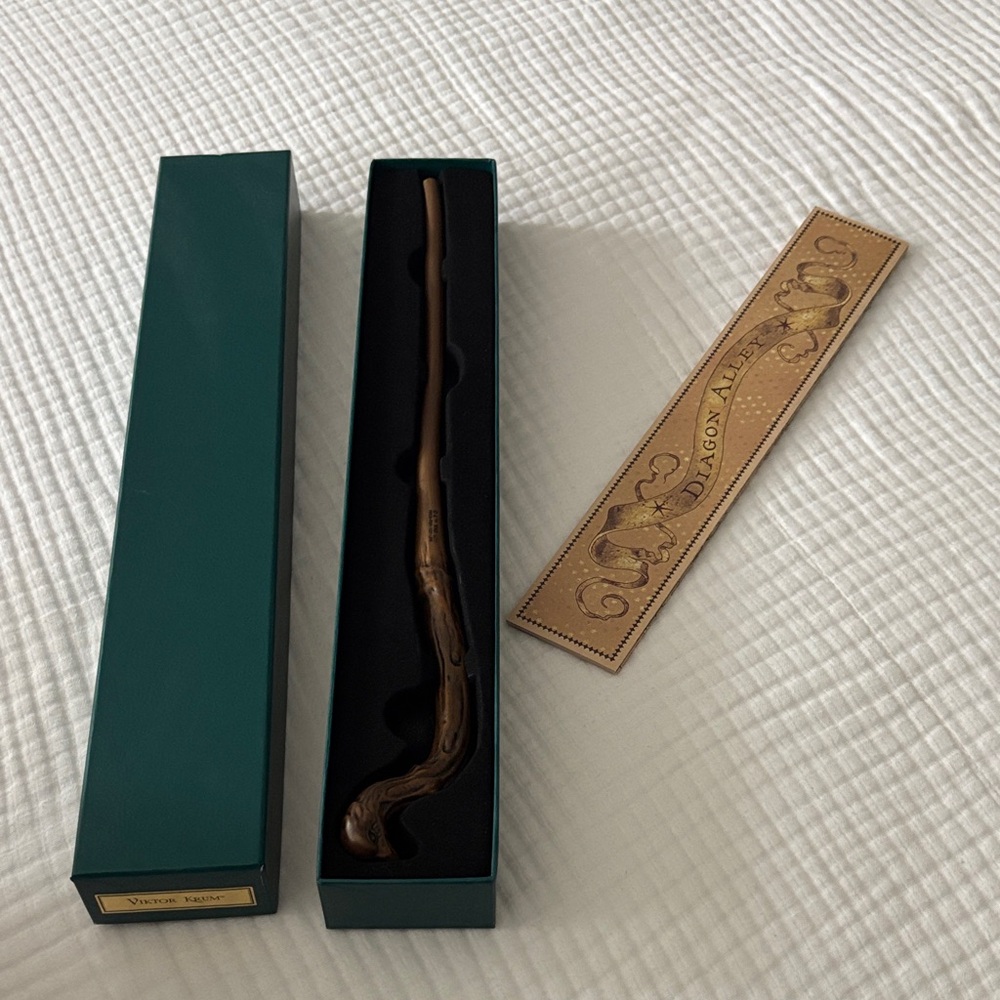 Universal Studios Interactive Wand - Viktor Kris